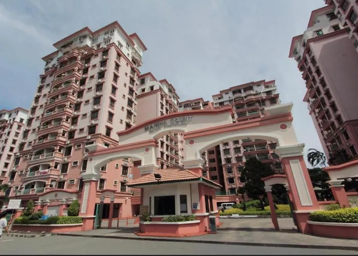 Adikbongsu Homestay Marina Court