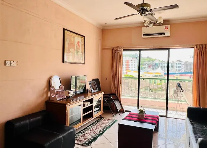 Adikbongsu Homestay Marina Court