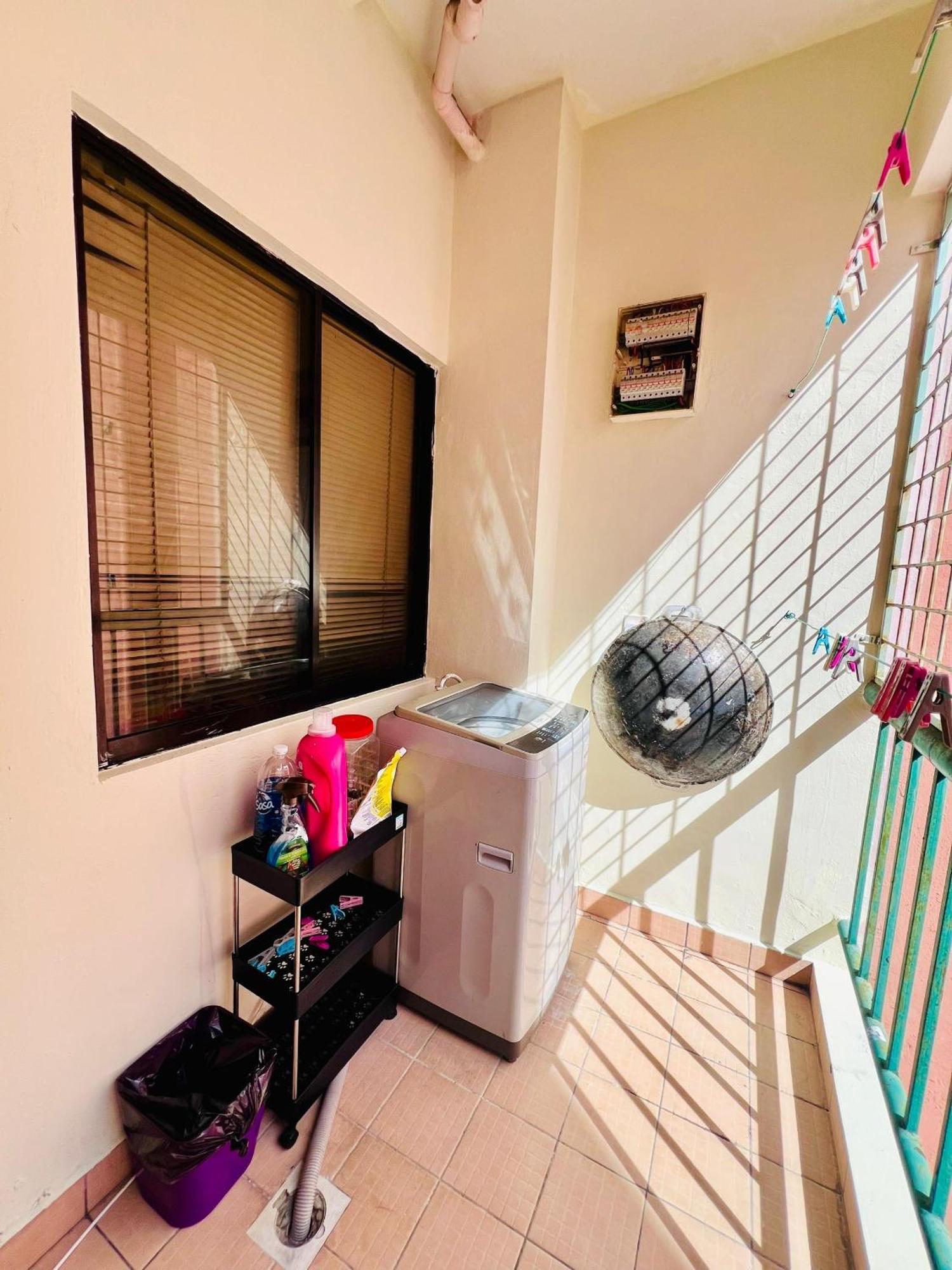 Adikbongsu Marina Court Apartemen